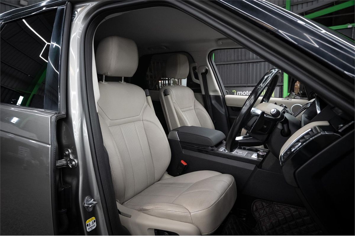 2017 Land Rover Discovery SD4 SE Series 5