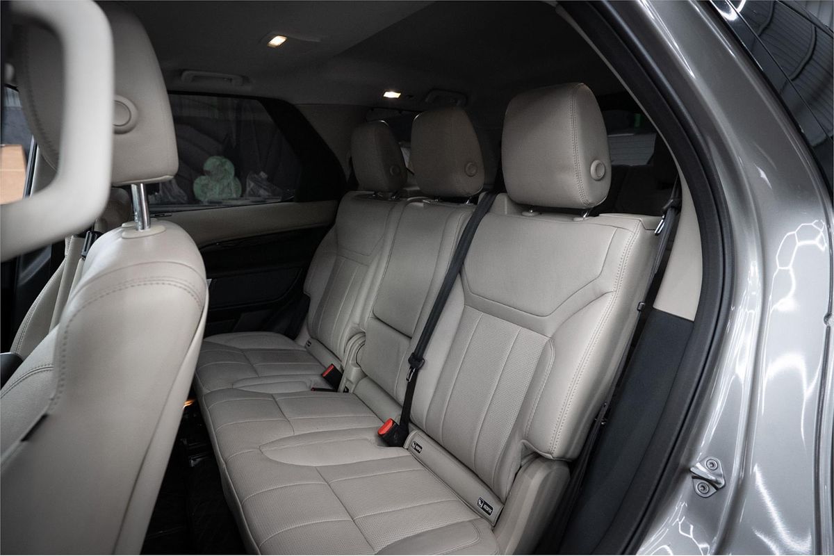 2017 Land Rover Discovery SD4 SE Series 5