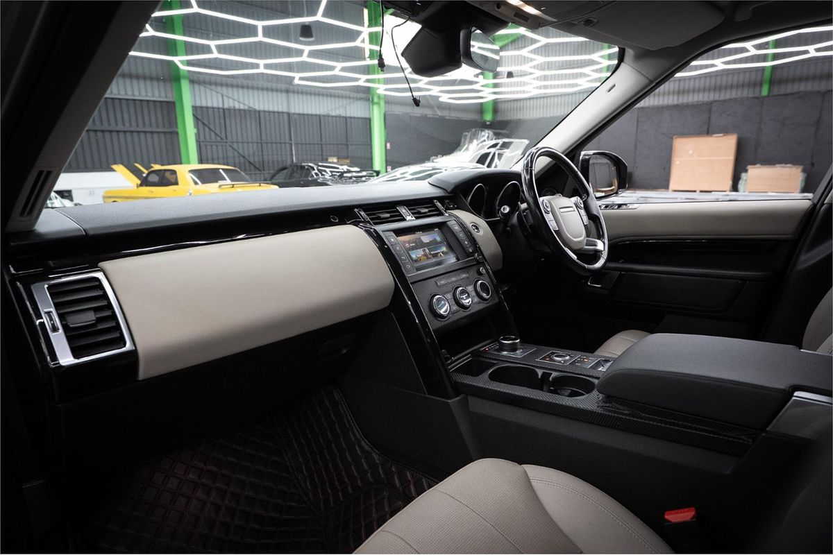 2017 Land Rover Discovery SD4 SE Series 5