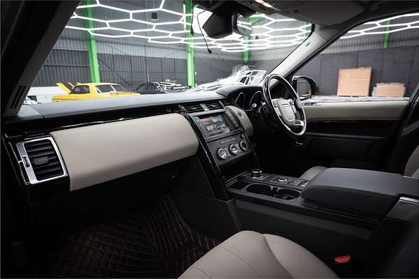 2017 Land Rover Discovery SD4 SE Series 5
