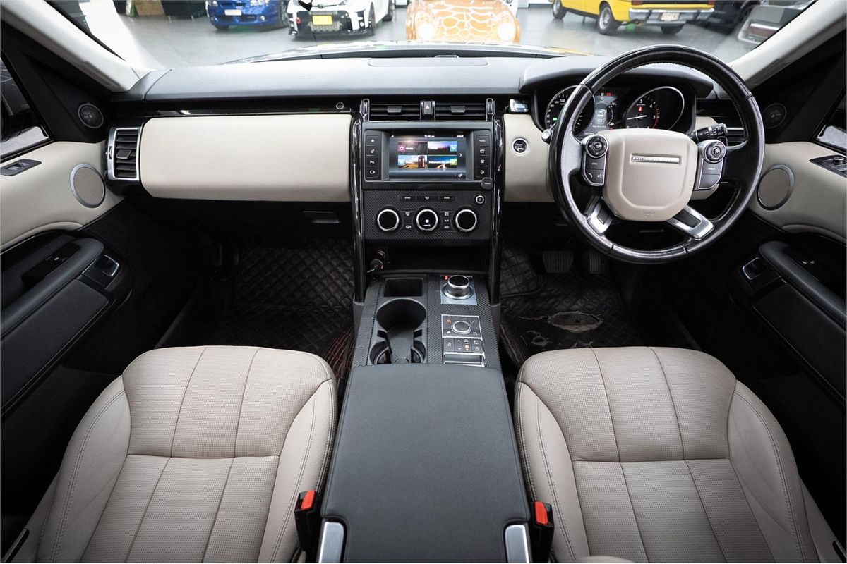 2017 Land Rover Discovery SD4 SE Series 5