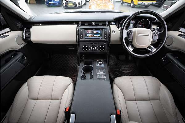 2017 Land Rover Discovery SD4 SE Series 5