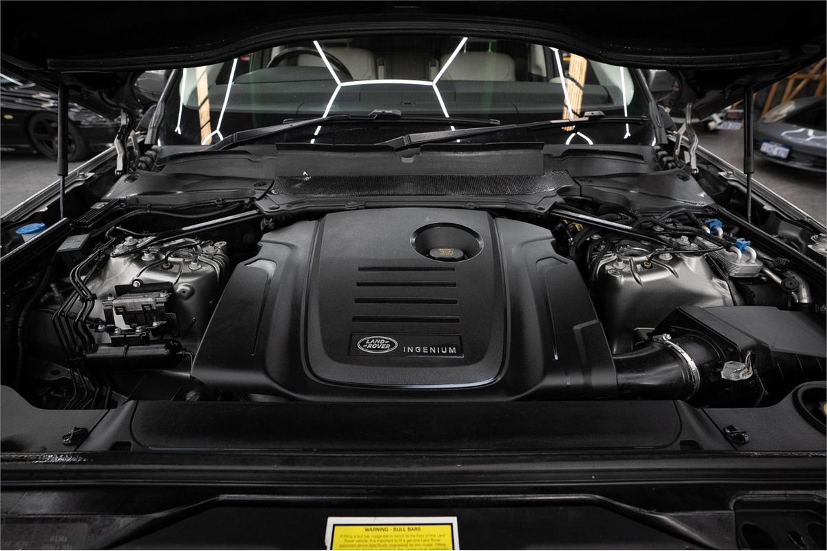 2017 Land Rover Discovery SD4 SE Series 5