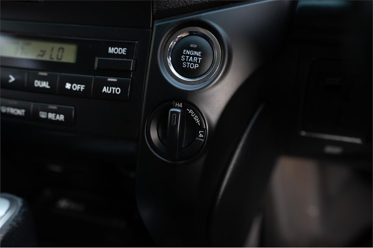 2012 Toyota Landcruiser Altitude VDJ200R