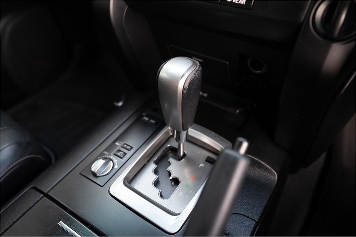 2012 Toyota Landcruiser Altitude VDJ200R
