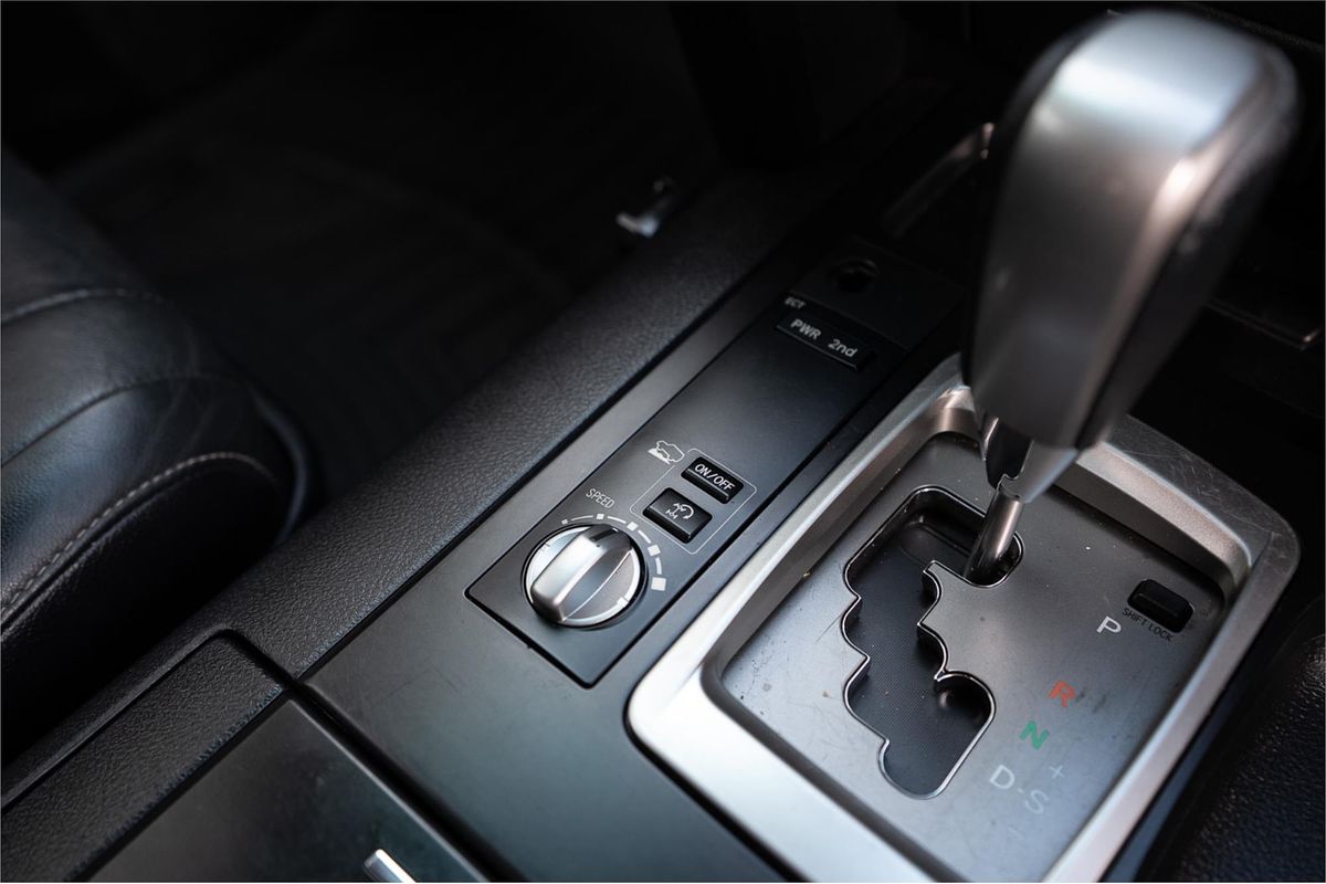 2012 Toyota Landcruiser Altitude VDJ200R