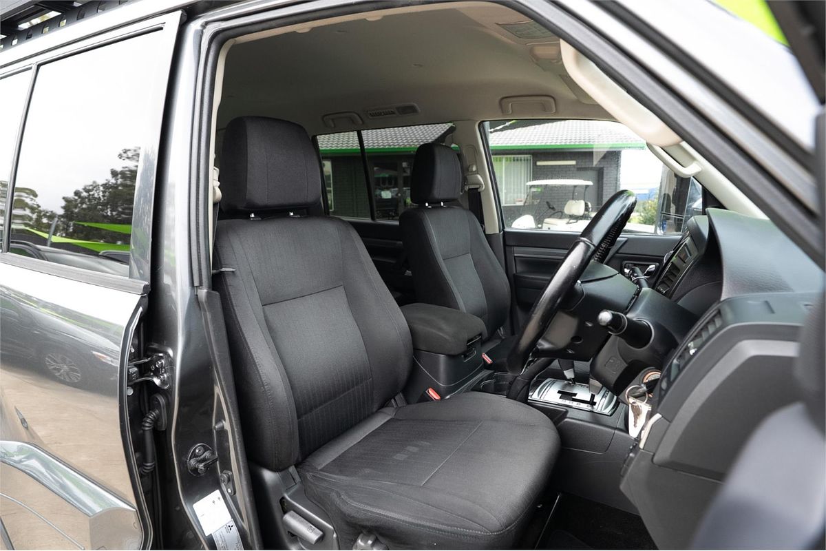 2017 Mitsubishi Pajero GLX NX