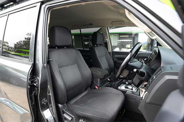 2017 Mitsubishi Pajero GLX NX