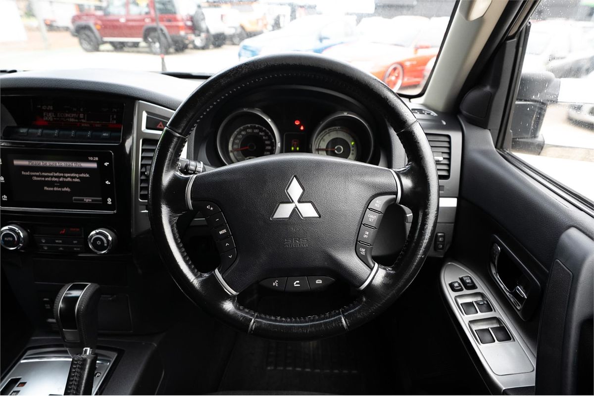 2017 Mitsubishi Pajero GLX NX