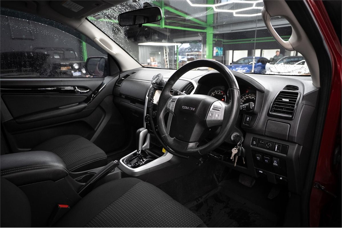 2019 Isuzu MU-X LS-M