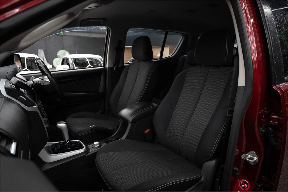 2019 Isuzu MU-X LS-M