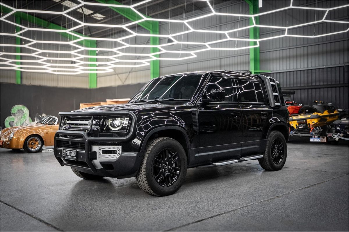 2021 Land Rover Defender 110 D300 SE L663