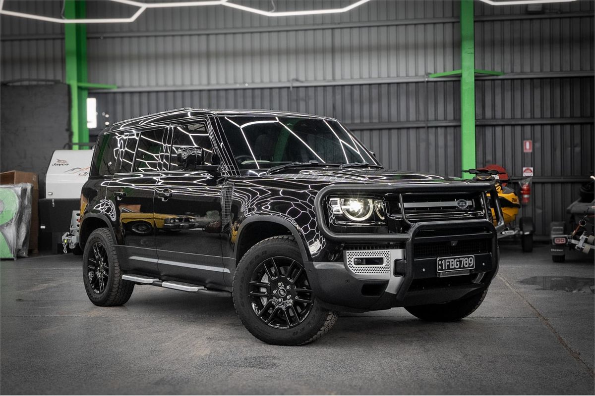 2021 Land Rover Defender 110 D300 SE L663