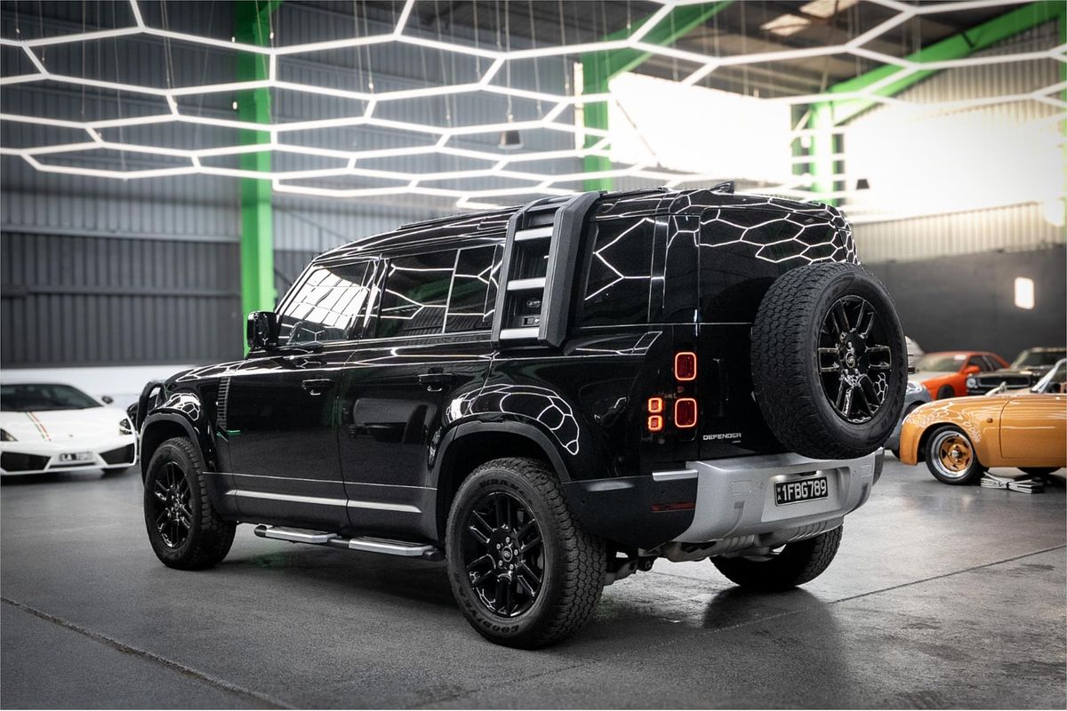 2021 Land Rover Defender 110 D300 SE L663