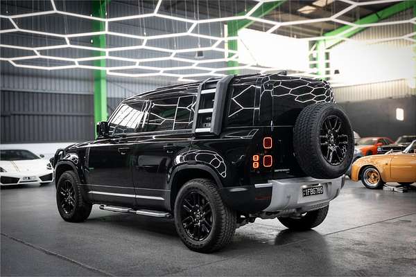 2021 Land Rover Defender 110 D300 SE L663