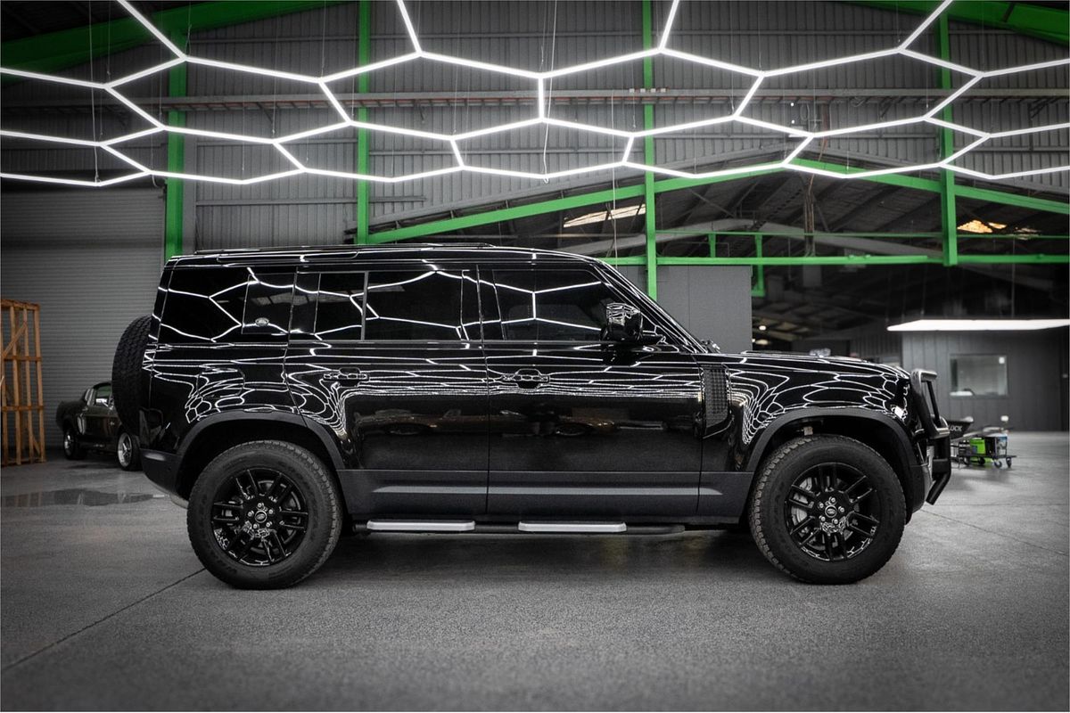 2021 Land Rover Defender 110 D300 SE L663
