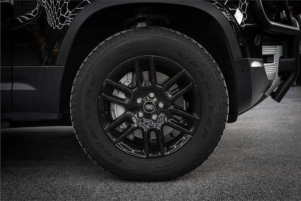 2021 Land Rover Defender 110 D300 SE L663
