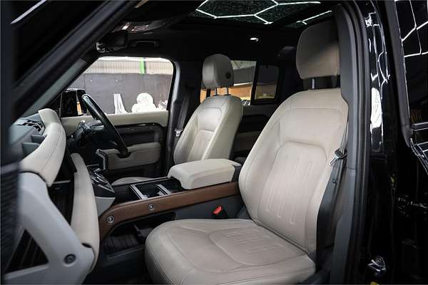2021 Land Rover Defender 110 D300 SE L663