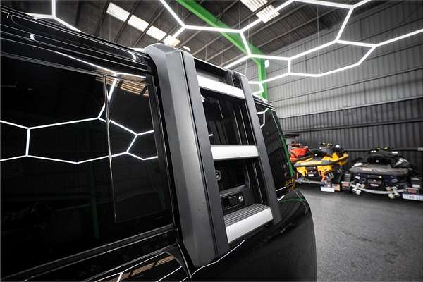 2021 Land Rover Defender 110 D300 SE L663