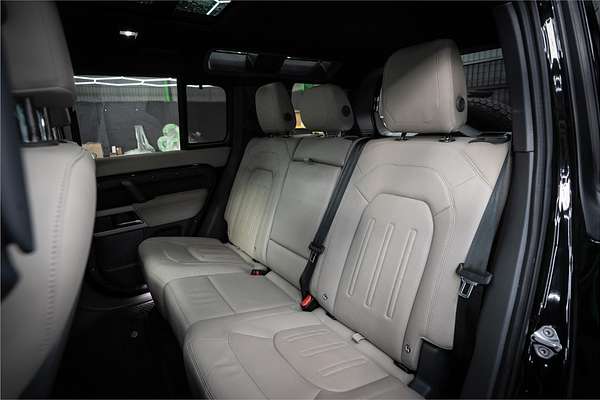 2021 Land Rover Defender 110 D300 SE L663