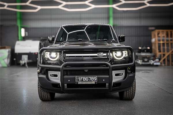 2021 Land Rover Defender 110 D300 SE L663