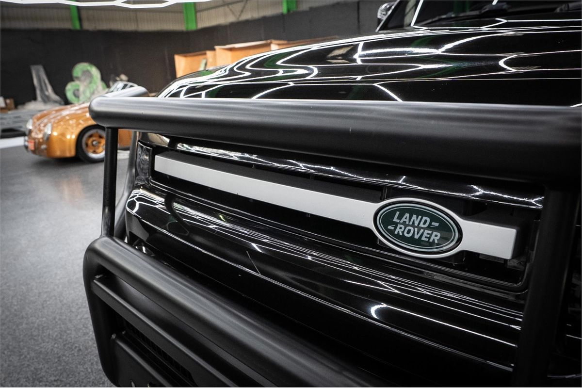 2021 Land Rover Defender 110 D300 SE L663