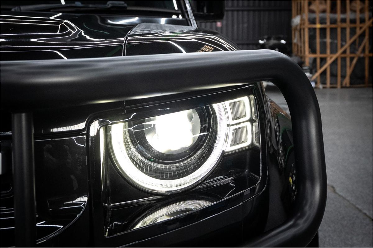 2021 Land Rover Defender 110 D300 SE L663