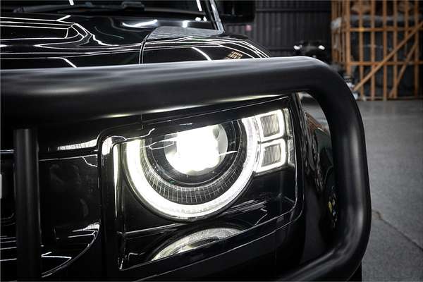 2021 Land Rover Defender 110 D300 SE L663
