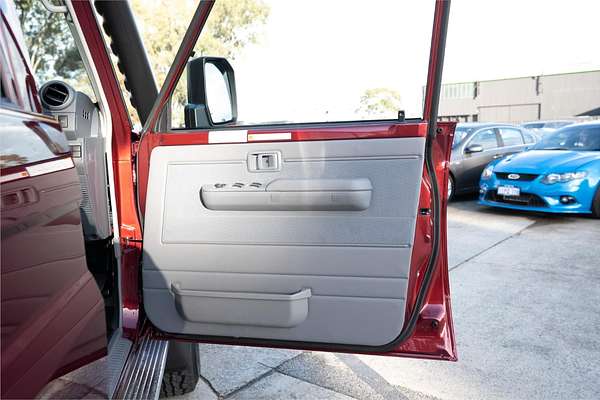 2025 Toyota LANDCRUISER 70 SERIES LC76 GXL + DIFF LOCKS GDJL76R