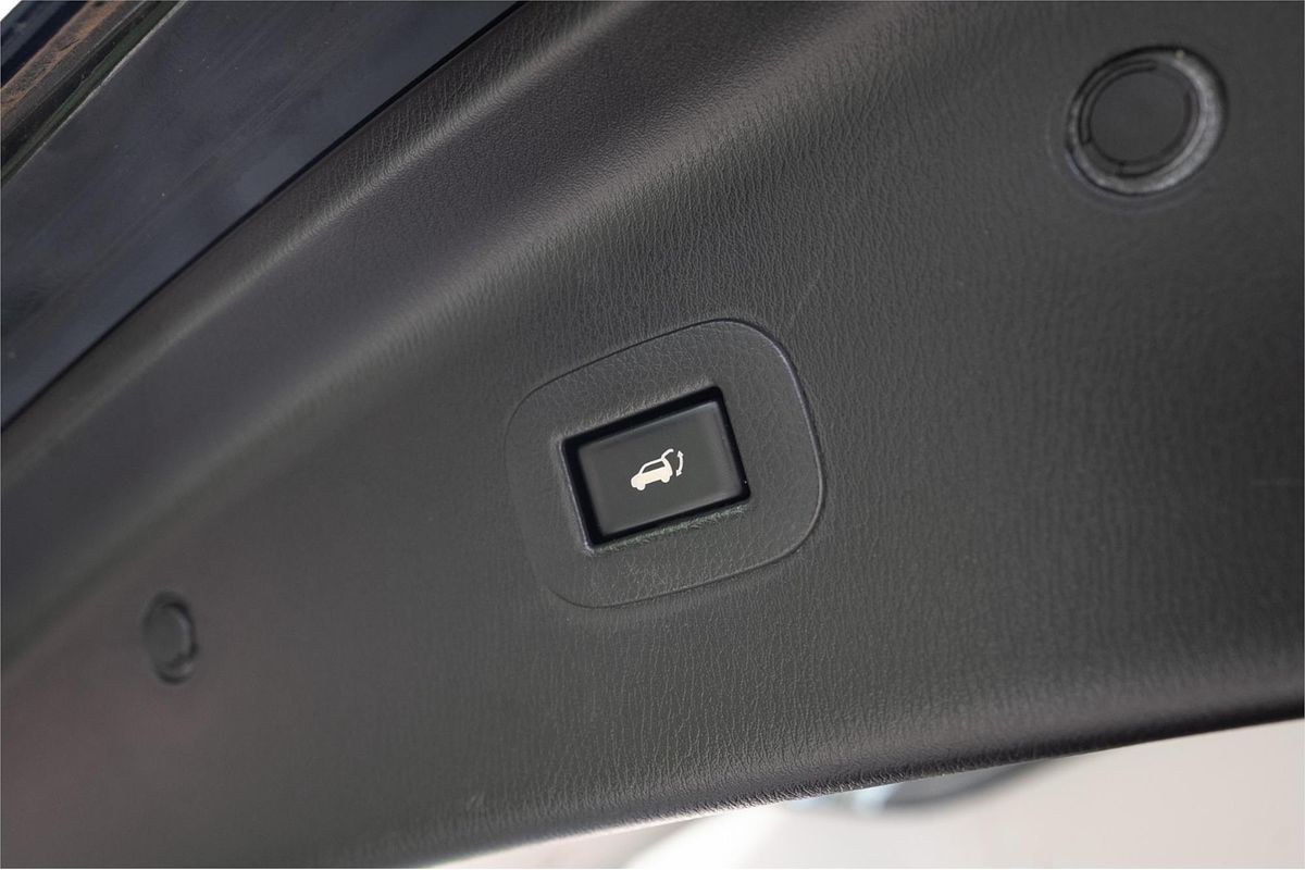2014 Nissan Patrol Ti-L Y62