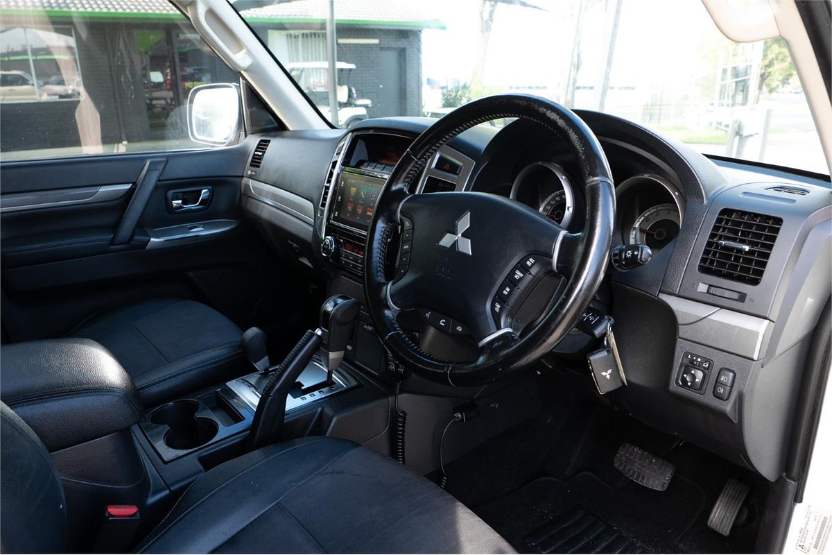 2015 Mitsubishi Pajero GLS NX