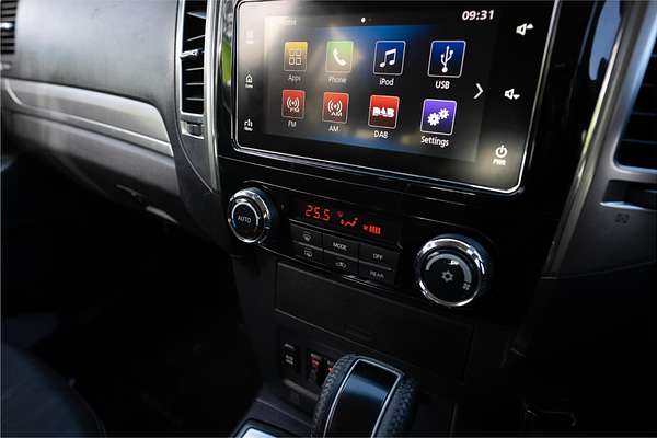 2015 Mitsubishi Pajero GLS NX
