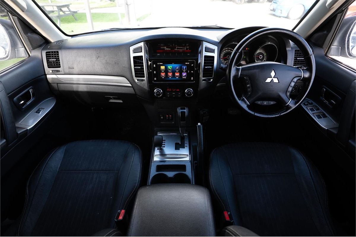 2015 Mitsubishi Pajero GLS NX