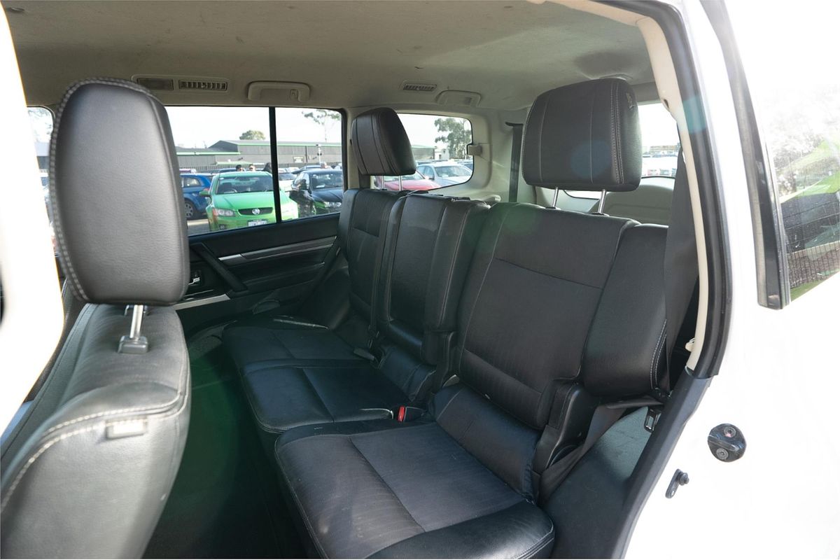 2015 Mitsubishi Pajero GLS NX