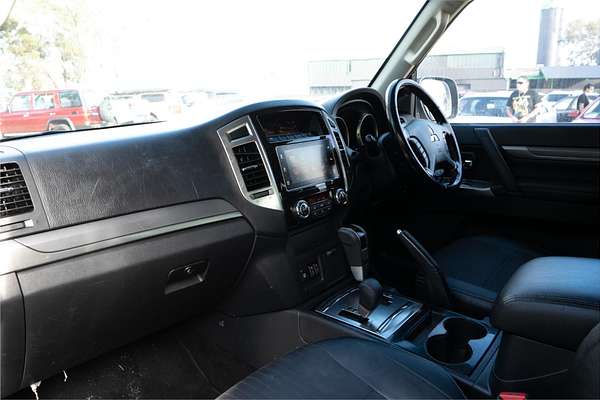 2015 Mitsubishi Pajero GLS NX