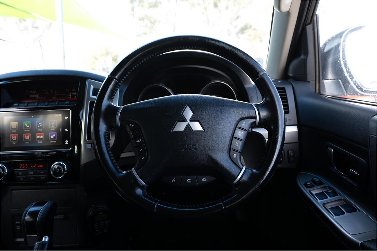 2015 Mitsubishi Pajero GLS NX