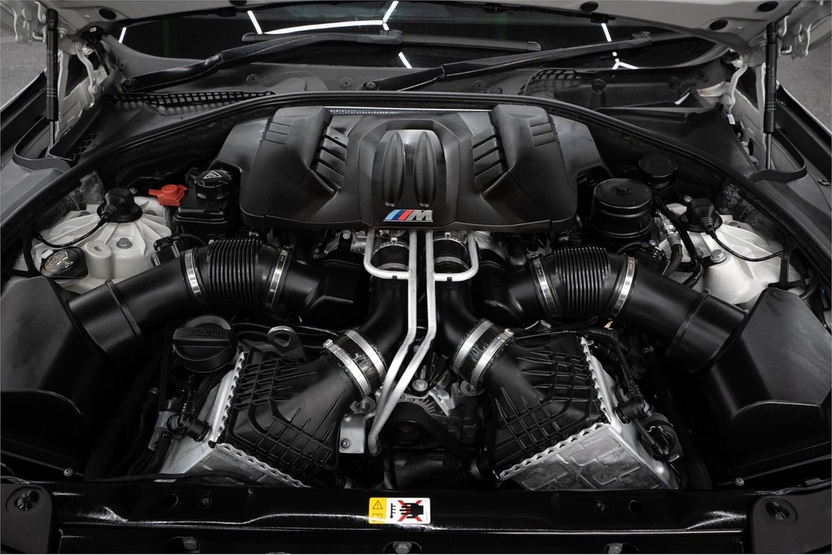 2013 BMW M5 F10
