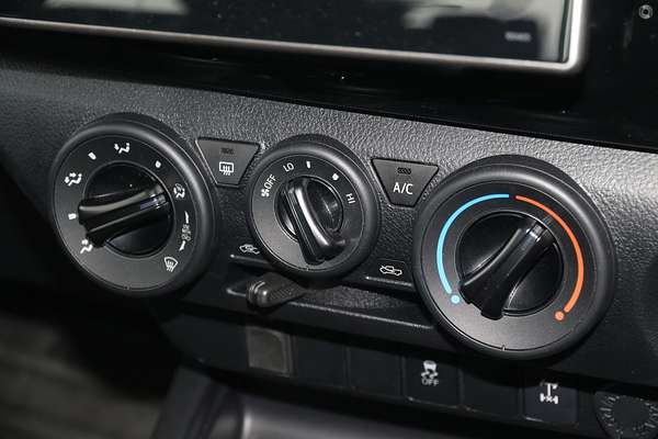 2017 Toyota Hilux SR GUN126R 4X4