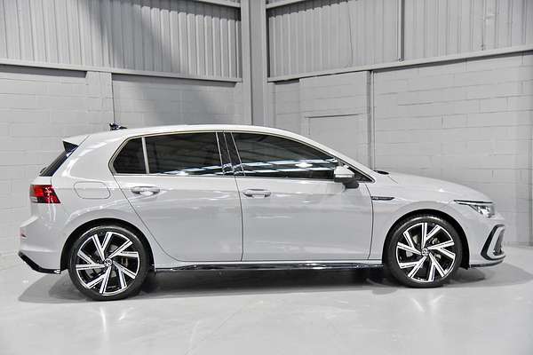2023 Volkswagen Golf 110TSI R-Line 8