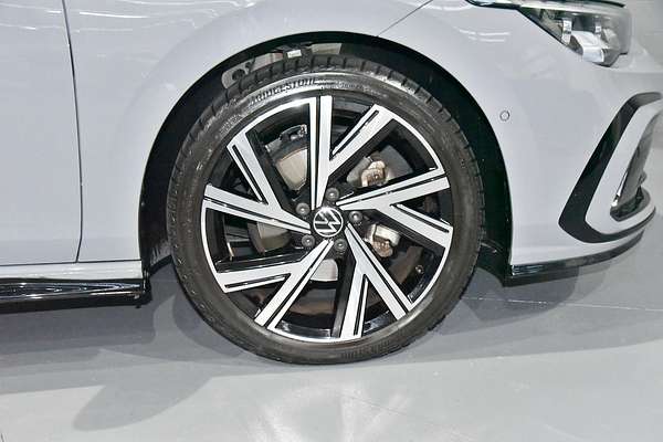 2023 Volkswagen Golf 110TSI R-Line 8
