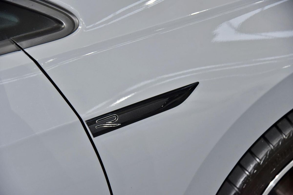 2023 Volkswagen Golf 110TSI R-Line 8