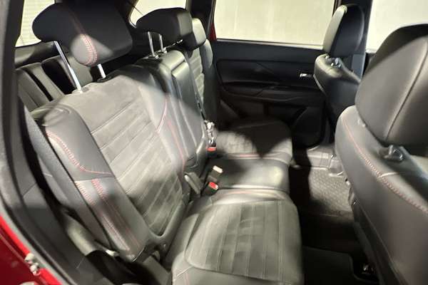 2020 Mitsubishi Outlander Black Edition ZL