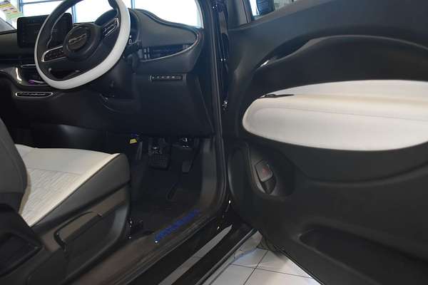 2023 Fiat 500e La Prima