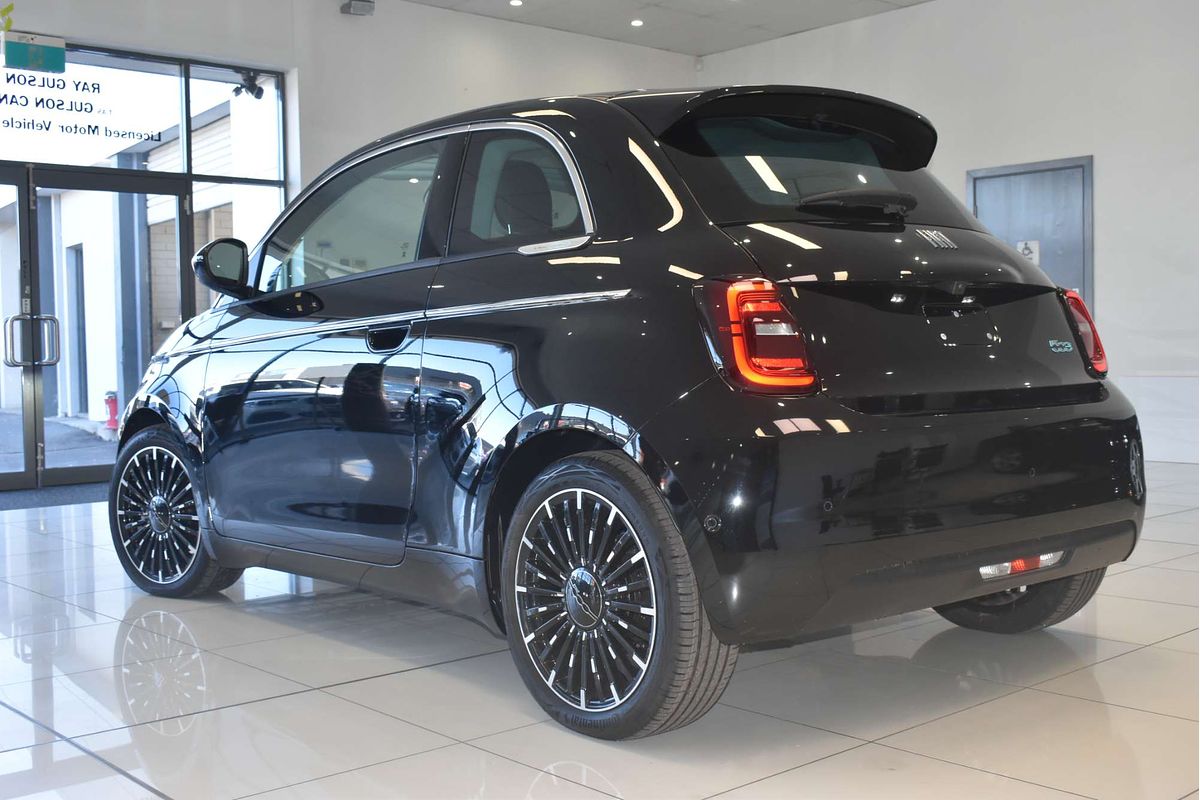 2023 Fiat 500e La Prima