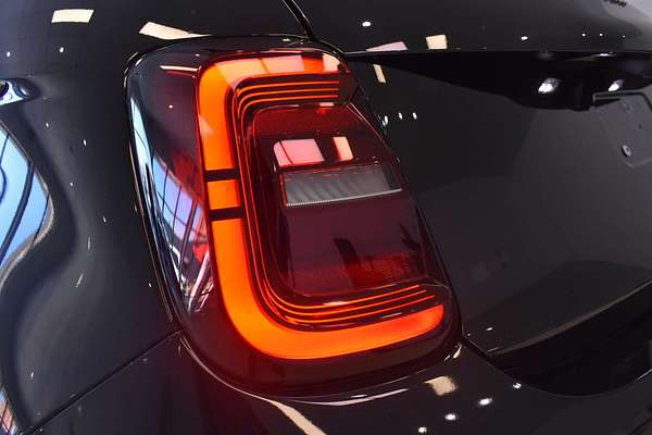 2023 Fiat 500e La Prima