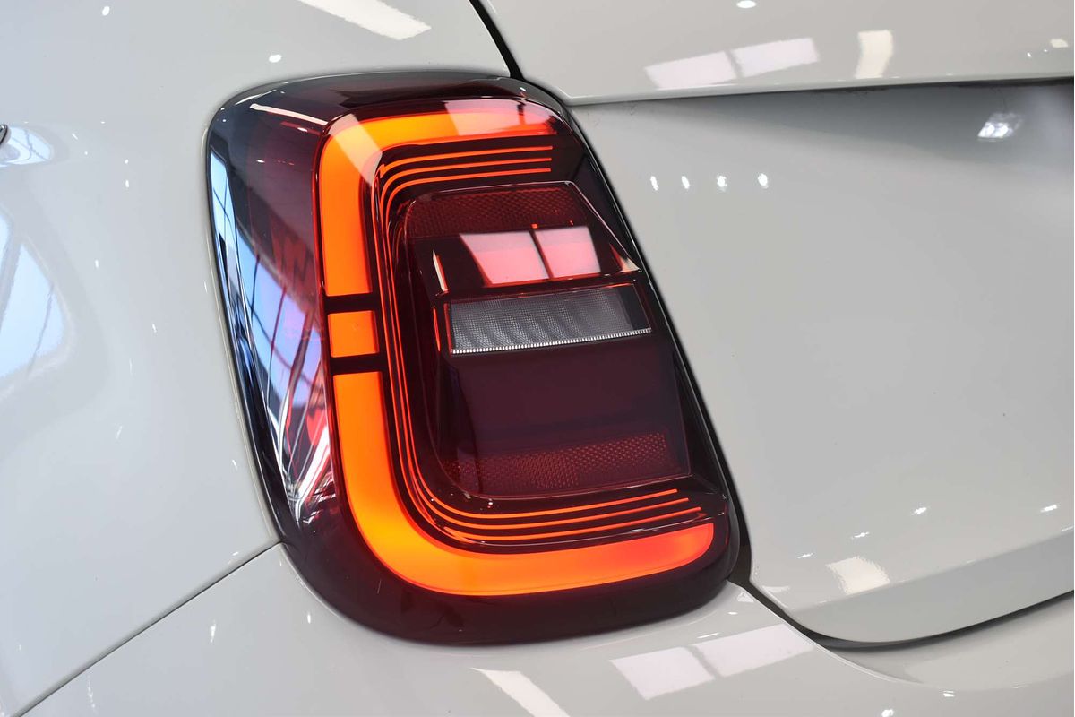 2023 Fiat 500e La Prima