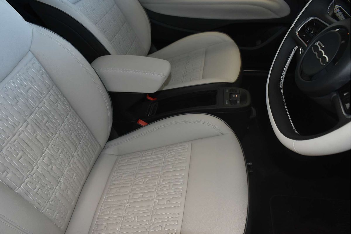 2023 Fiat 500e La Prima