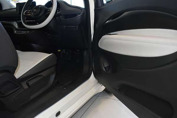 2023 Fiat 500e La Prima