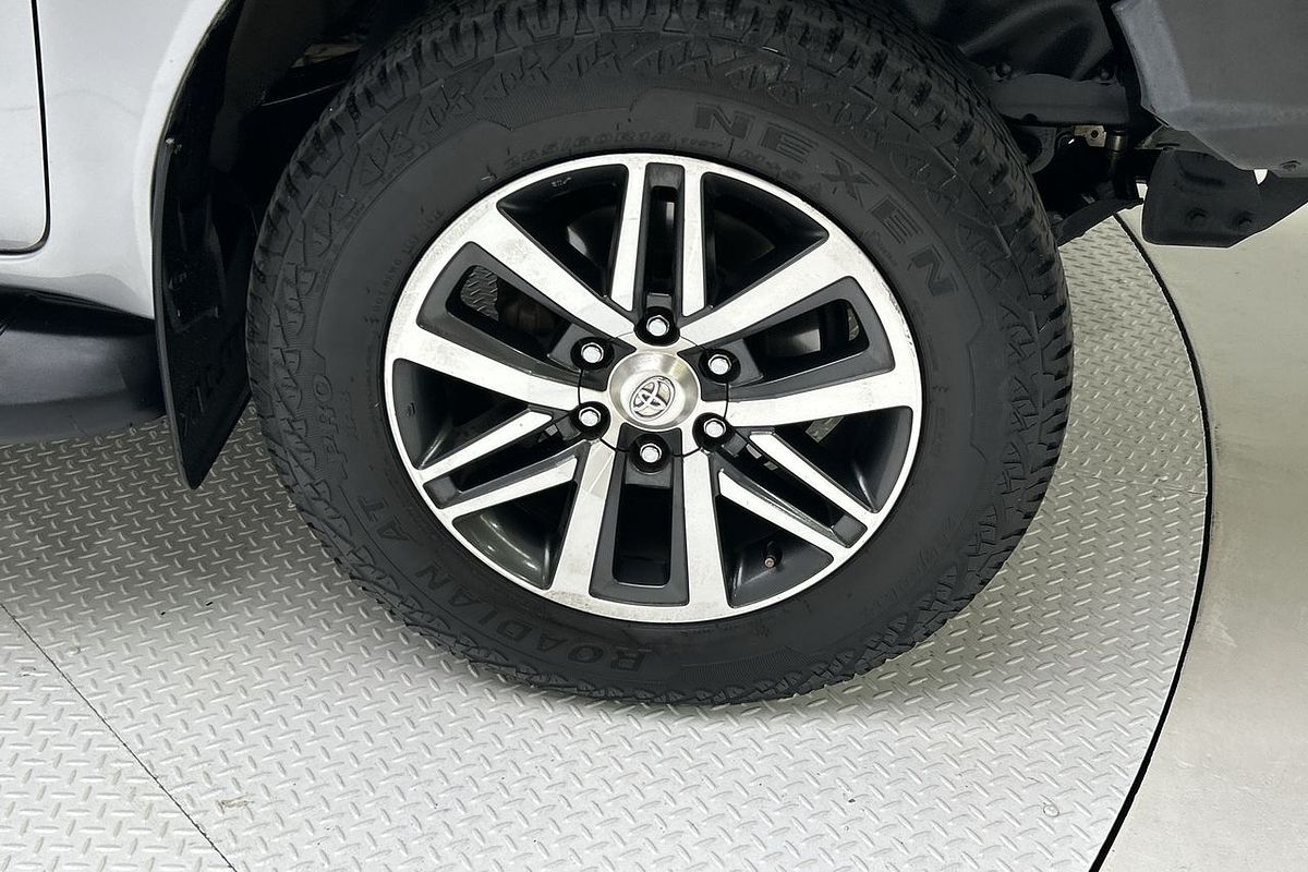 2015 Toyota Hilux SR5 GUN126R 4X4