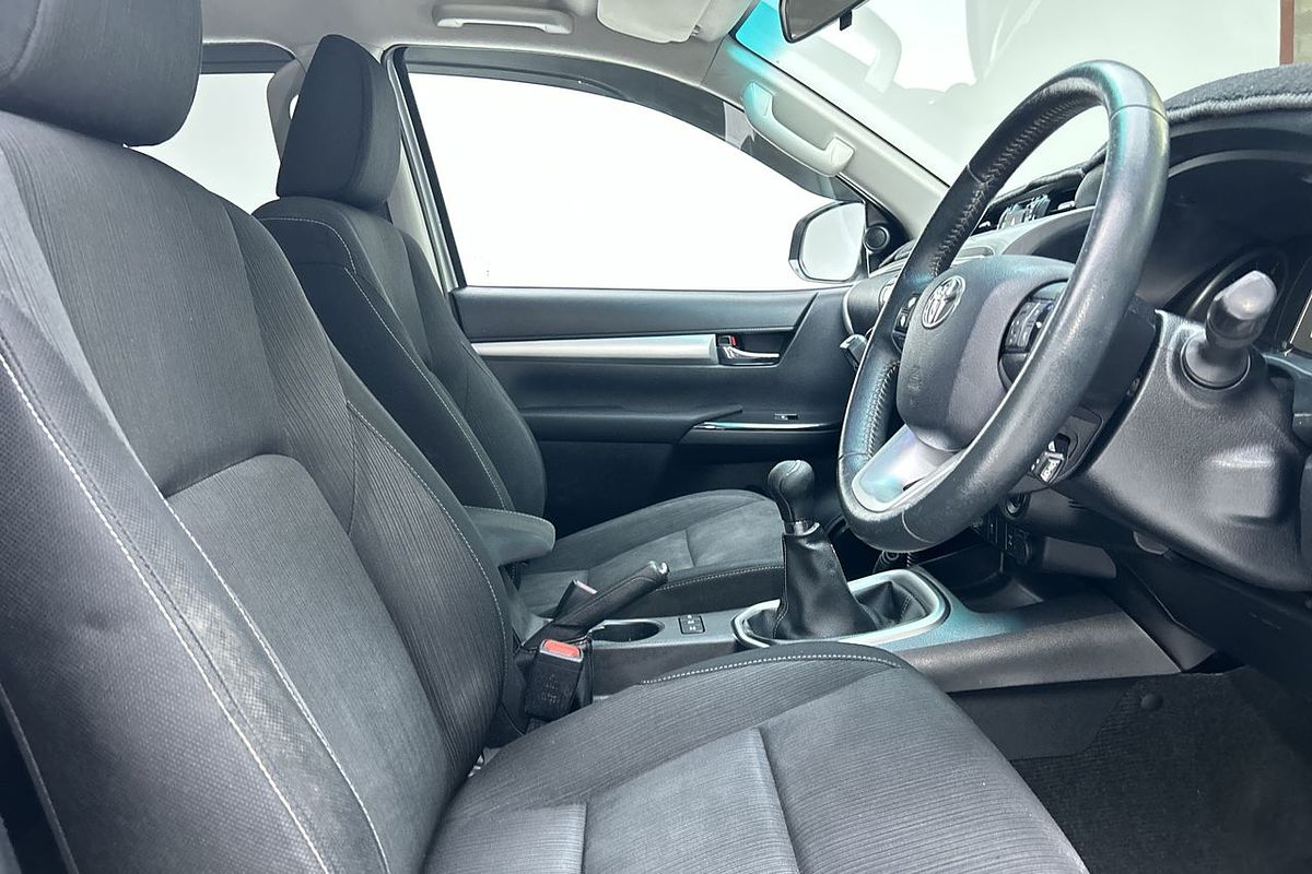 2015 Toyota Hilux SR5 GUN126R 4X4